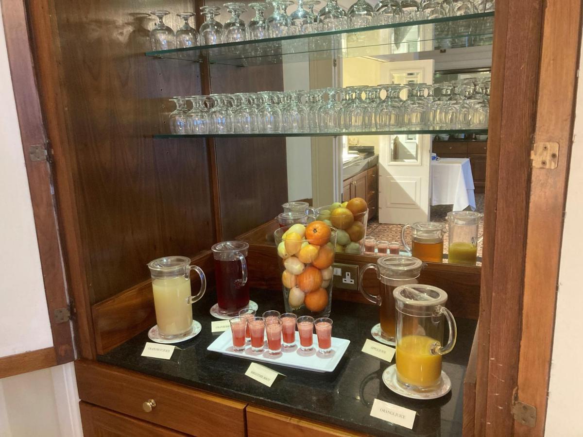 The Keadeen Hotel Newbridge  Ngoại thất bức ảnh