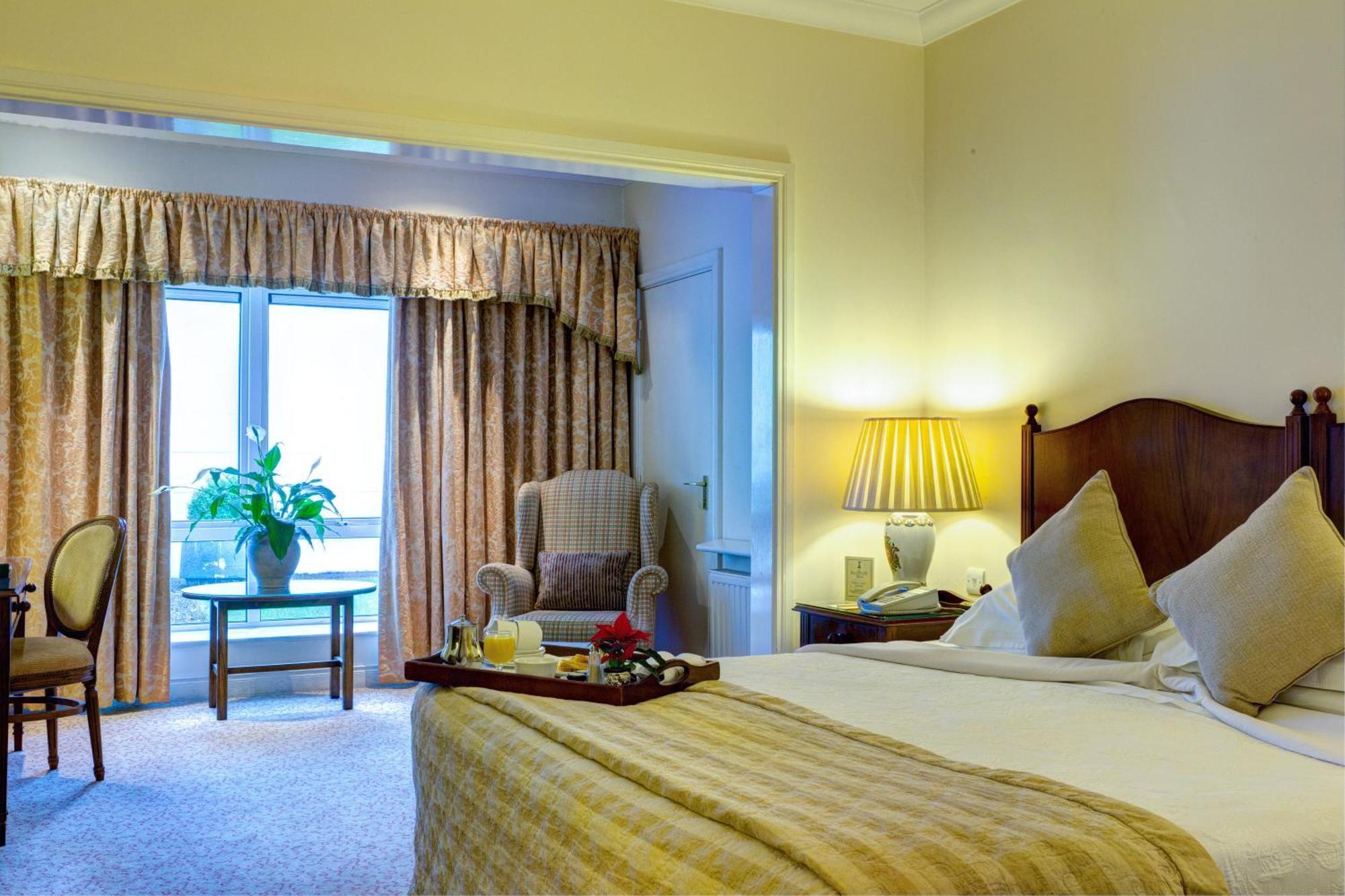 The Keadeen Hotel Newbridge  Ngoại thất bức ảnh