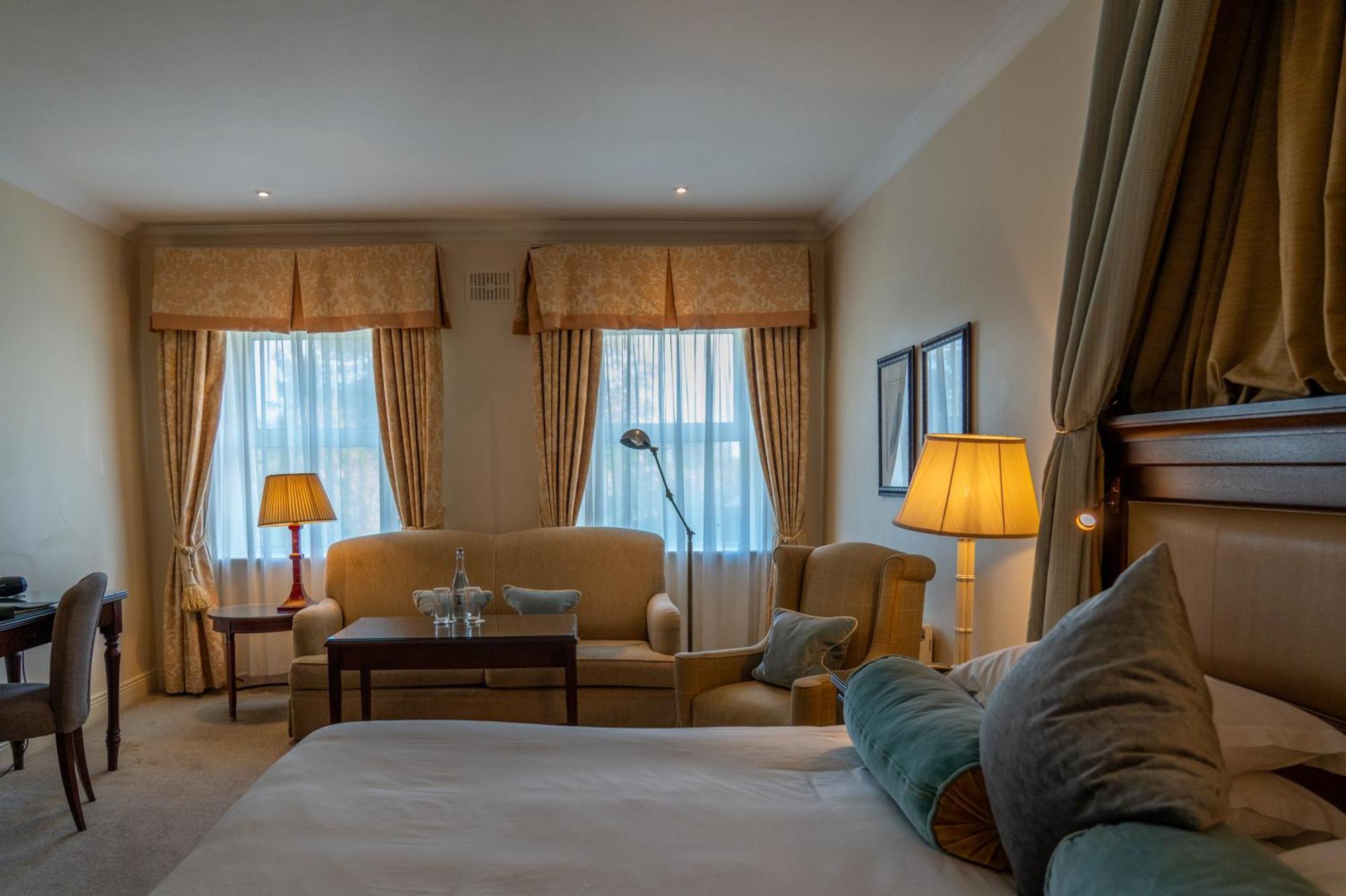 The Keadeen Hotel Newbridge  Ngoại thất bức ảnh
